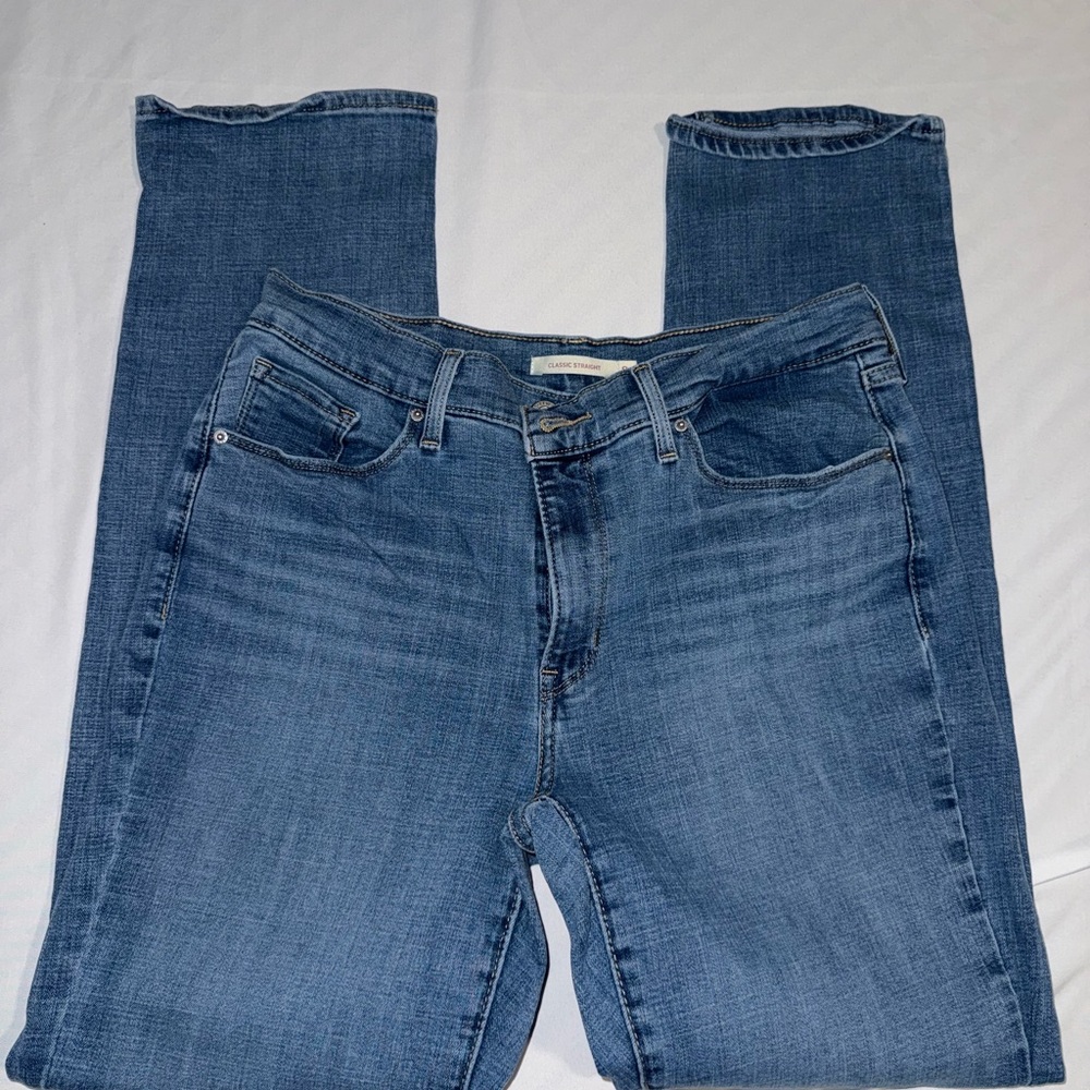 ⛔️SOLD⛔️ Levi's Women's Classic Straight Leg Jeans SZ 8
